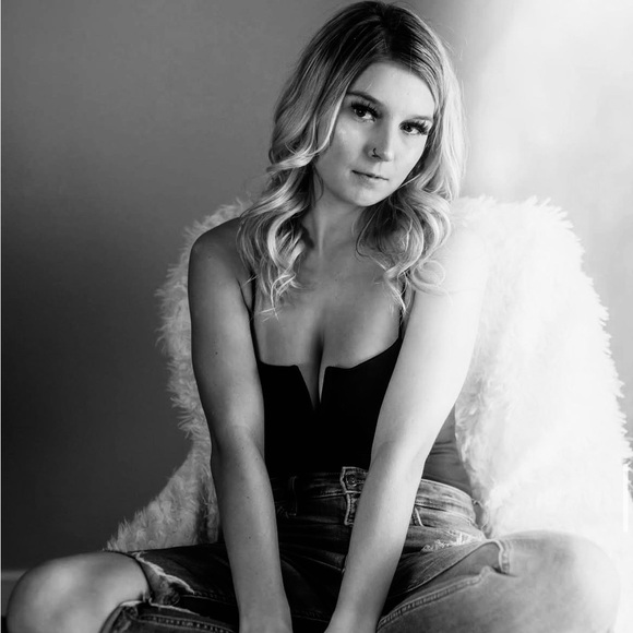 LIVE SHOW LISTING LIKE THIS TO BE NOTIFIED WHEN I GO LIVE!!!Tuesday - Wednesday - Picture 6 of 14